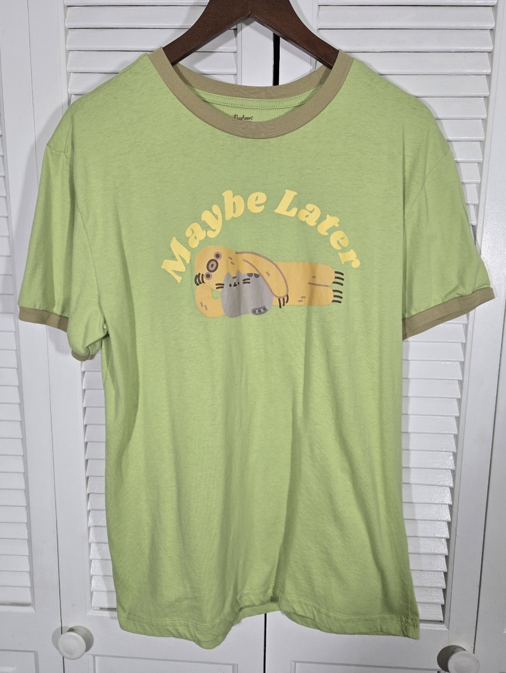 Maybe Later Pusheen Exclusive 22 Ringer Green Pusheen Sloth Graphic Tee Sz L